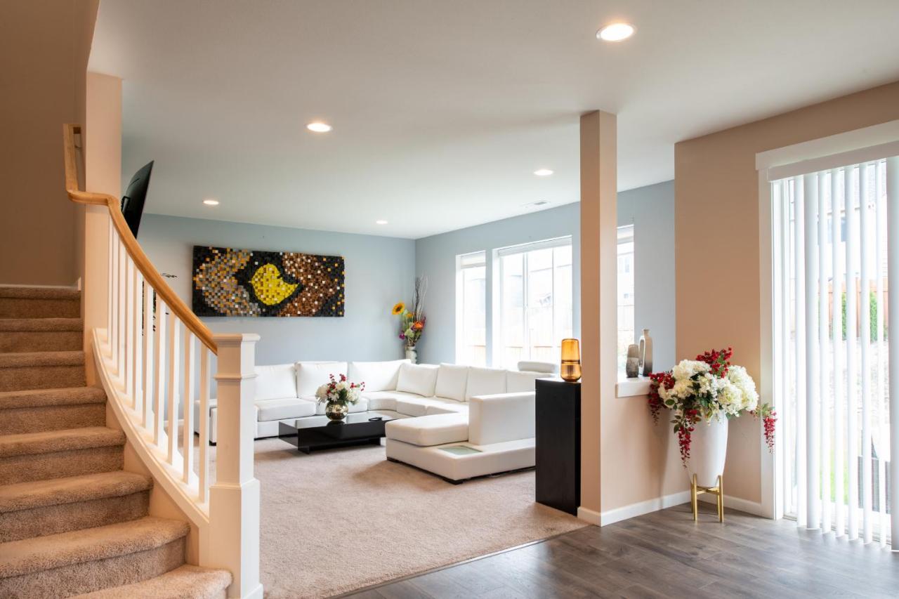 Utopia Luxury Stay Puyallup Bagian luar foto